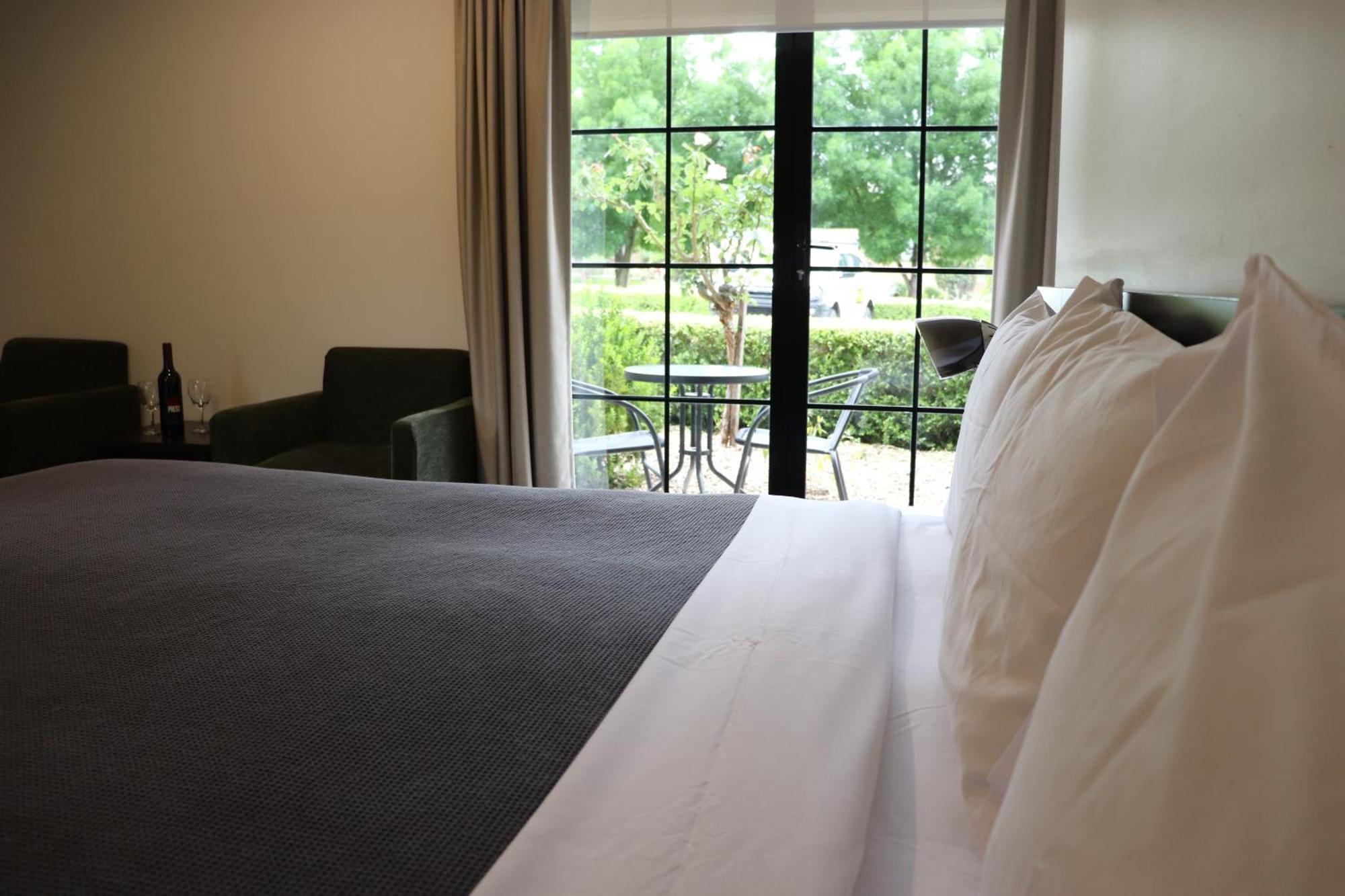 Cootamundra Heritage Motel & Apartments Εξωτερικό φωτογραφία